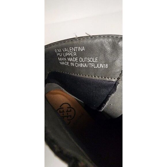 Daisy Fuentes 6M Valentina women's Western Ankle Bootie Gray Faux Leather - Picture 7 of 8